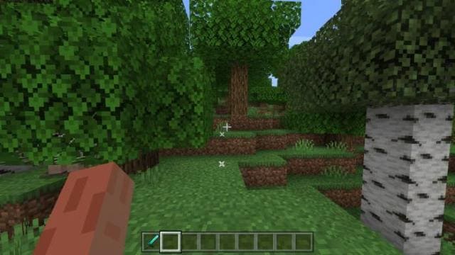 Игра в Майнкрафт с левой рукой