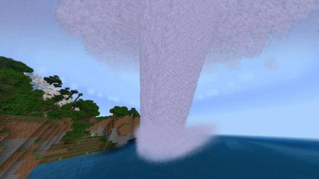 Сильный водяной смерч